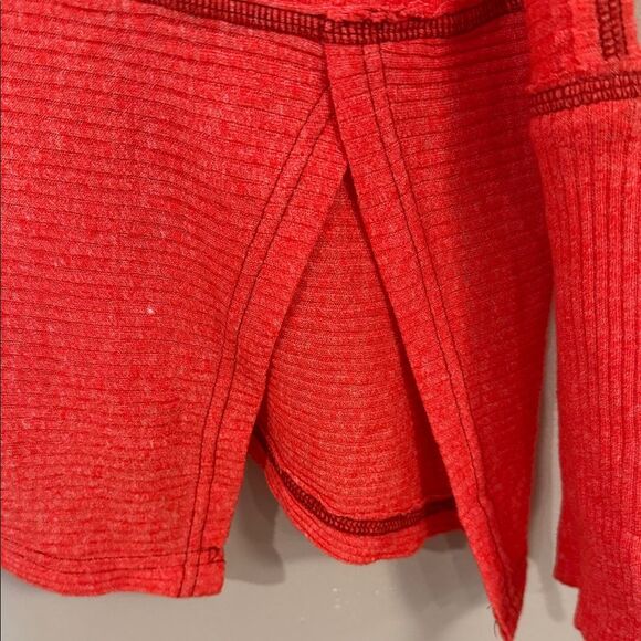 Free People Londontown thermal asymmetrical ribbed sweater with side slit size S - Picture 6 of 8